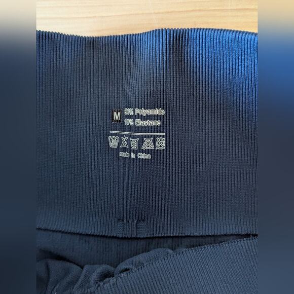 NWT Halara Seamless Butt Lifting Leggings Size Medium - Picture 6 of 9